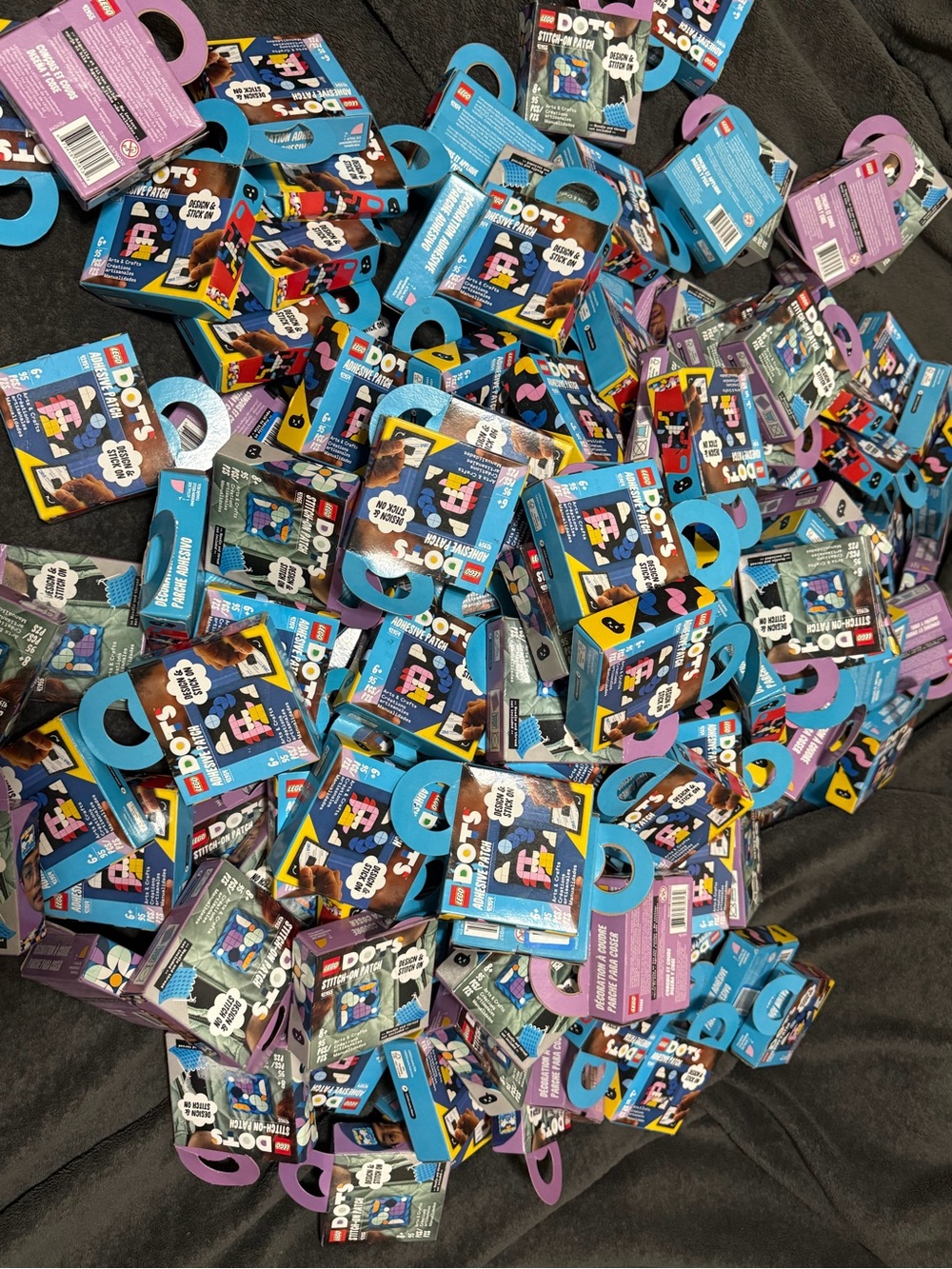 125 X LEGO DOTS Stitch on Patch (LEGO 41955)/Adhesive Patch (LEGO 41954)